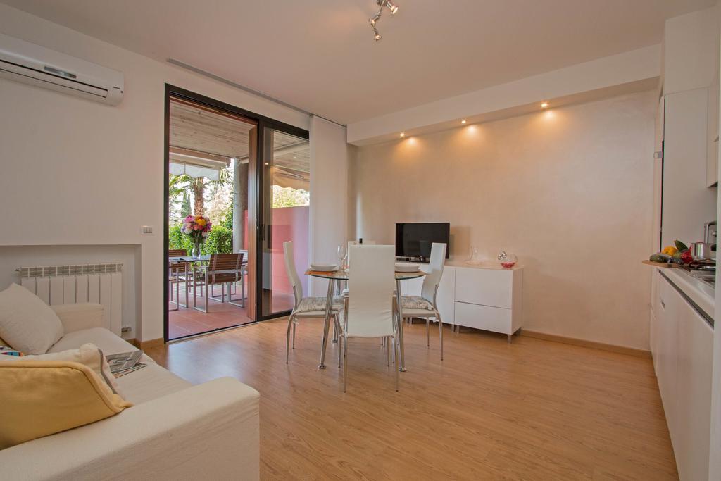 Fior Di Loto Aparthotel Desenzano del Garda
